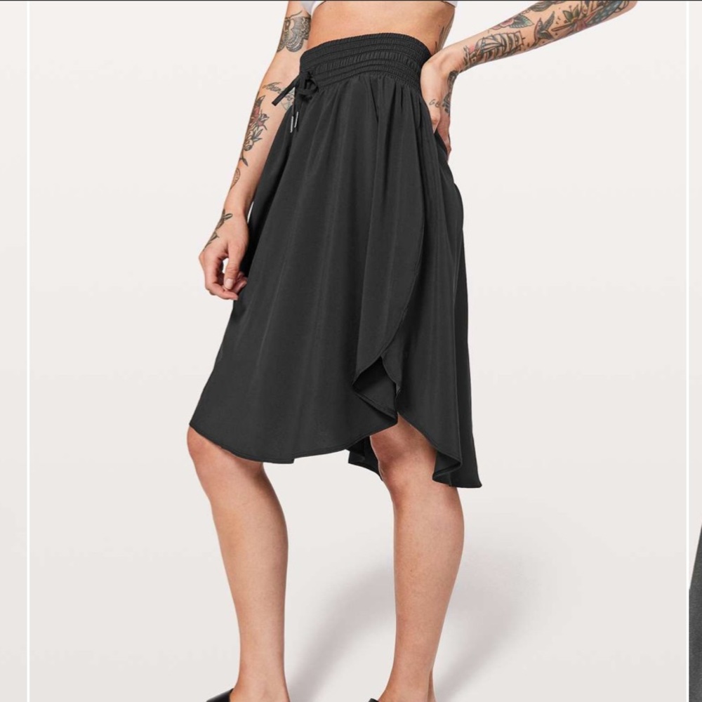 Lululemon the everyday skirt